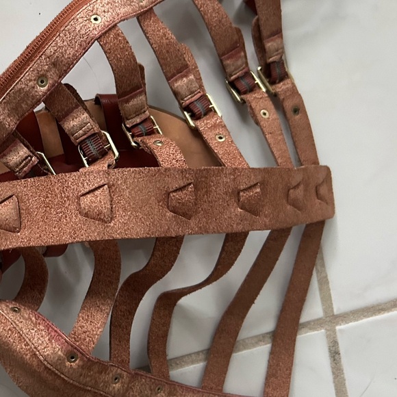 Madewell Strappy Gladiator Sandals in Rich Brown. Size 7.5 - Picture 10 of 12